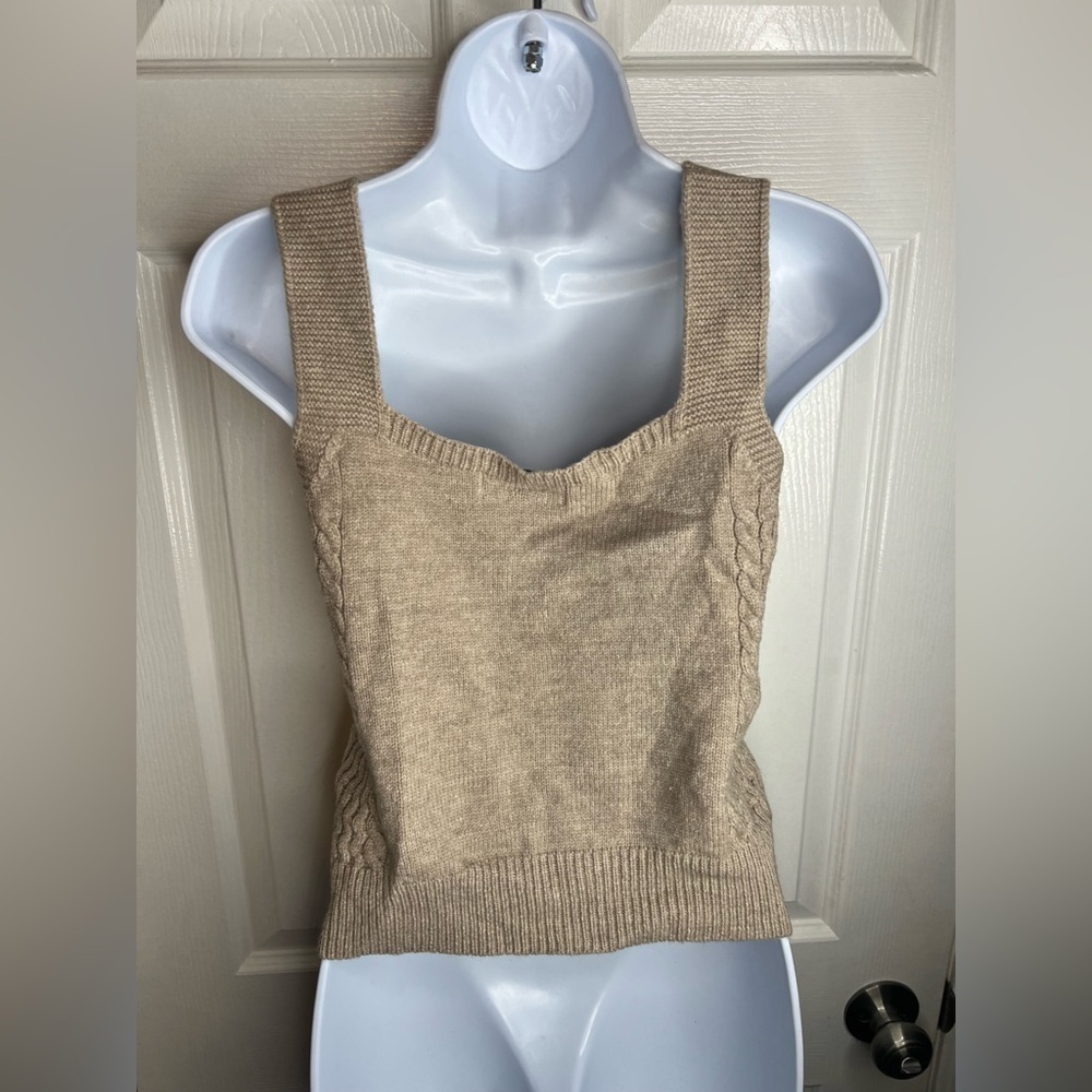 Cotton Emporium Women’s Medium Tan Acrylic Cable Knit Sleeveless Sweater Top M - Picture 7 of 14